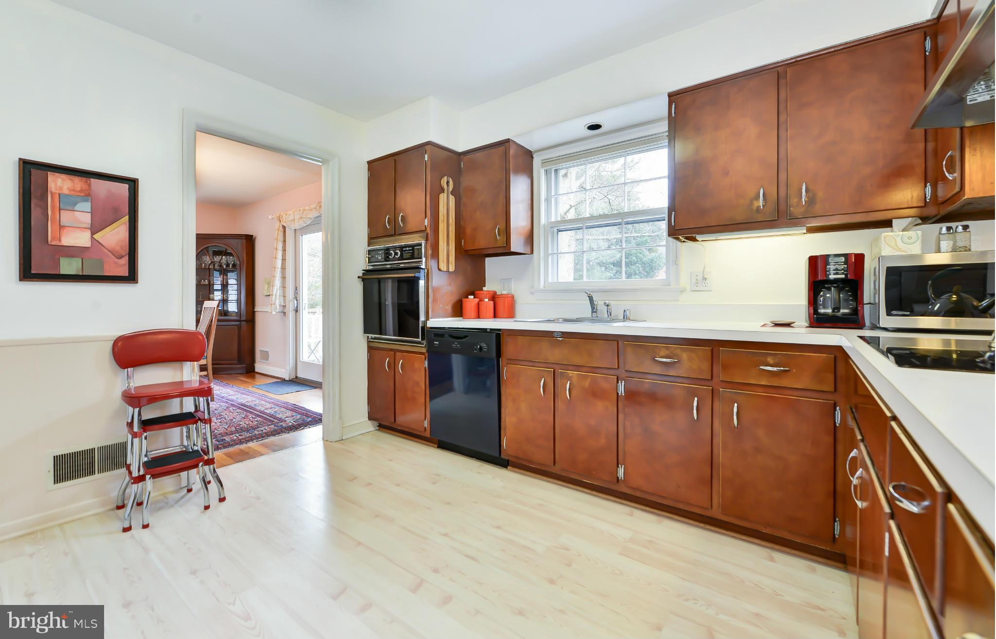 7607 Range Road Alexandria, VA 22306 - Photo 11 of 30 Kitchen