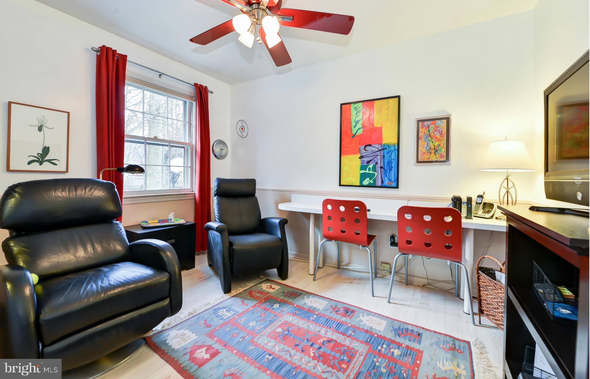 7607 Range Road Alexandria, VA 22306 - Photo 13 of 30 Breakfast/Sitting Area