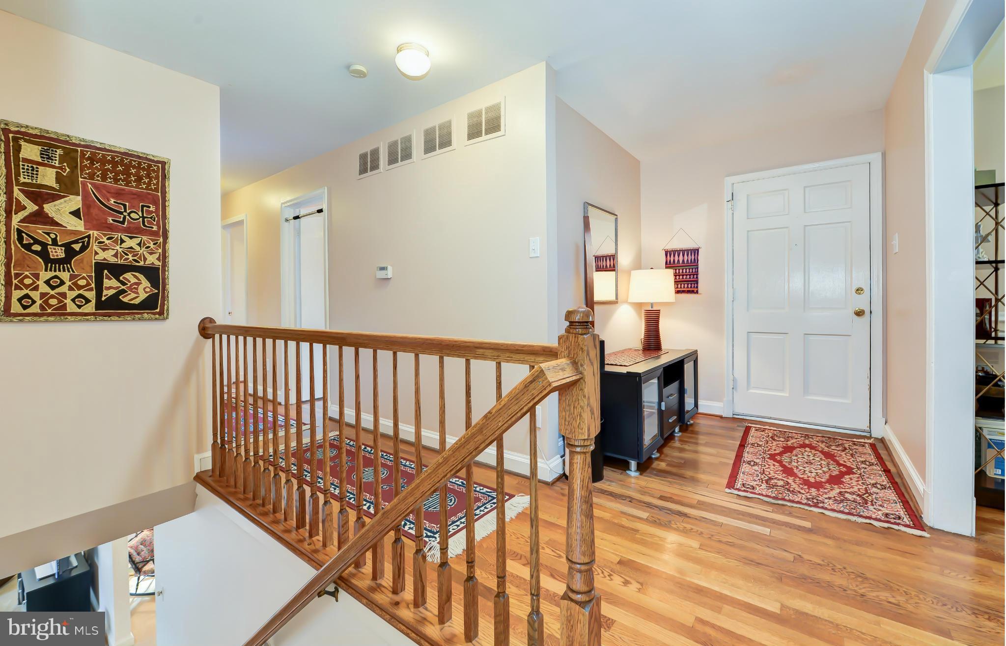 7607 Range Road Alexandria, VA 22306 - Photo 3 of 30 Entrance