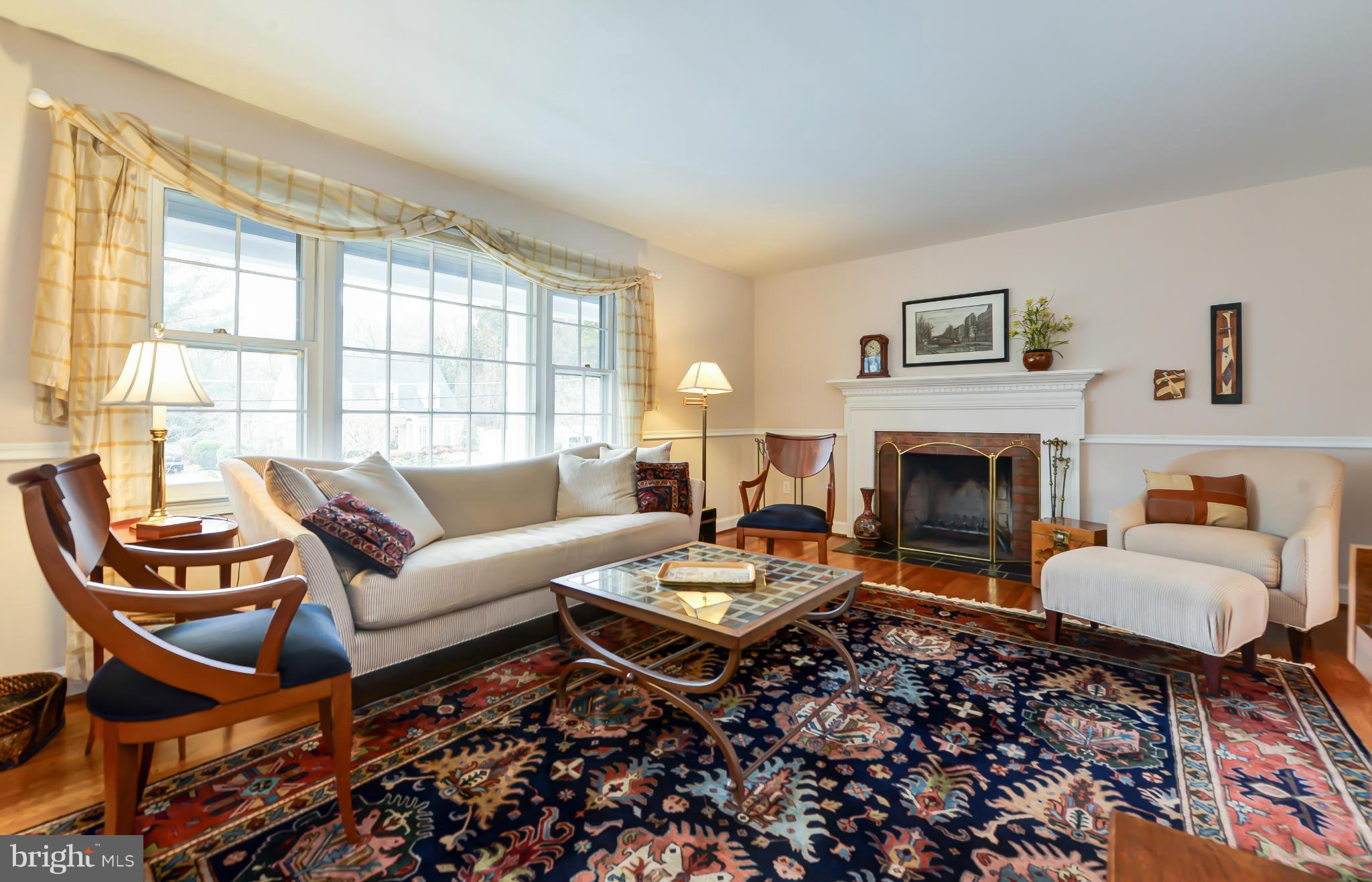 7607 Range Road Alexandria, VA 22306 - Photo 4 of 30 Living Room