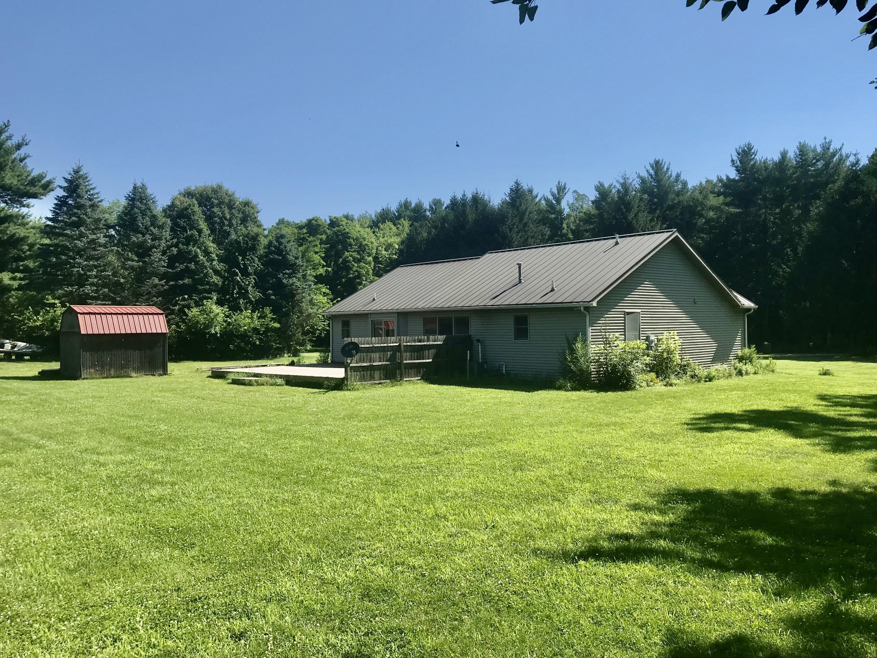 11348 Riverside Drive White Pigeon, MI 49099 - Photo 2 of 25 IMG_9218