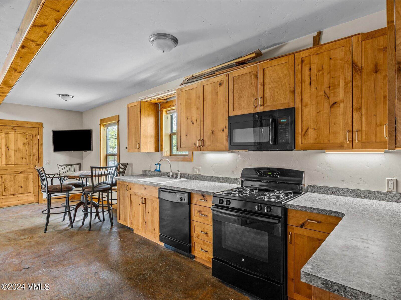 607 Valley Road Gypsum, CO 81637 - Photo 6 of 17 07-607 Valley Rd-7