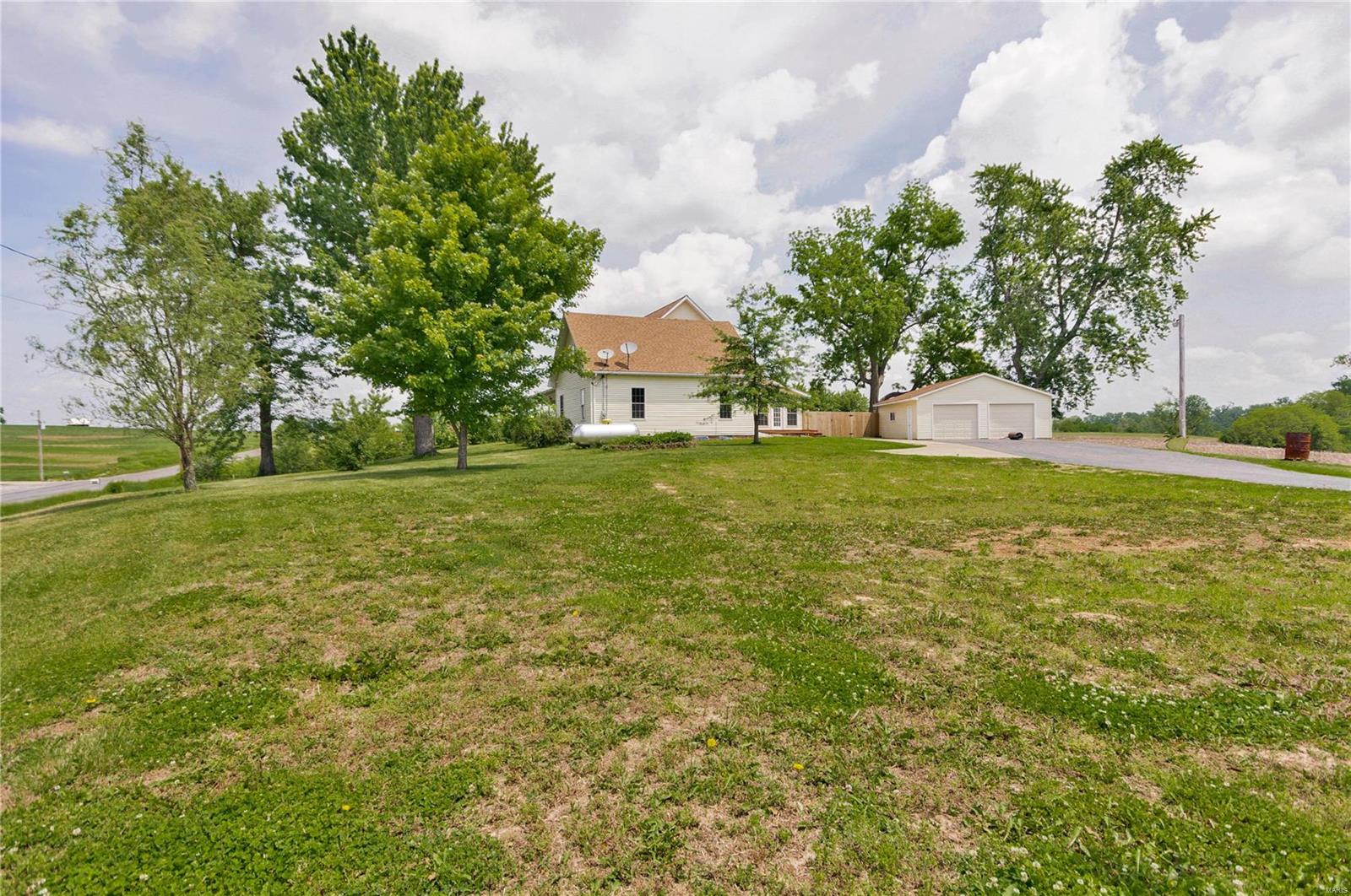 8919 Lageman Road Godfrey, IL 62035 - Photo 2 of 35