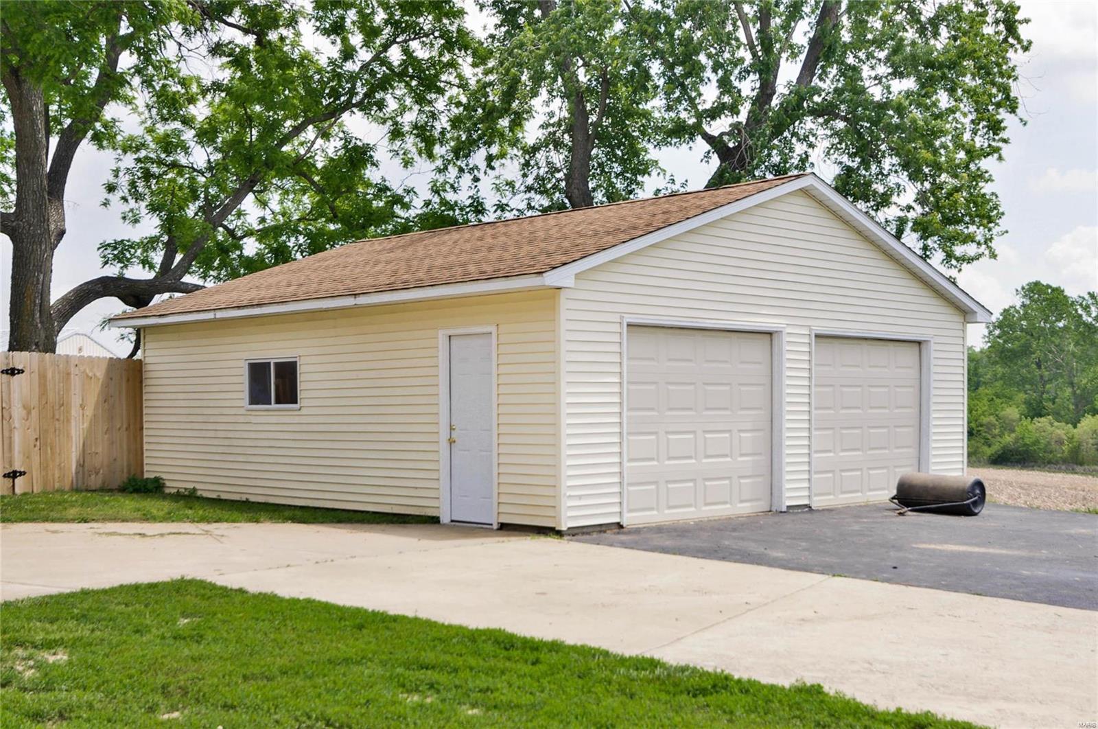 8919 Lageman Road Godfrey, IL 62035 - Photo 30 of 35
