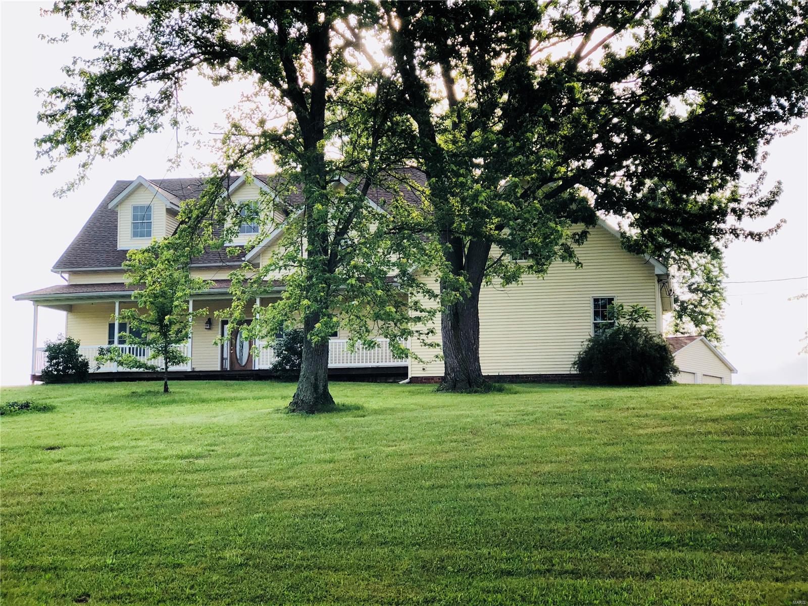 8919 Lageman Road Godfrey, IL 62035 - Photo 4 of 35