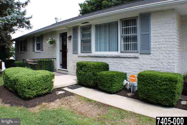 636 Green Valley Road York, PA 17403 - Photo 3 of 15 Gallery Image 3