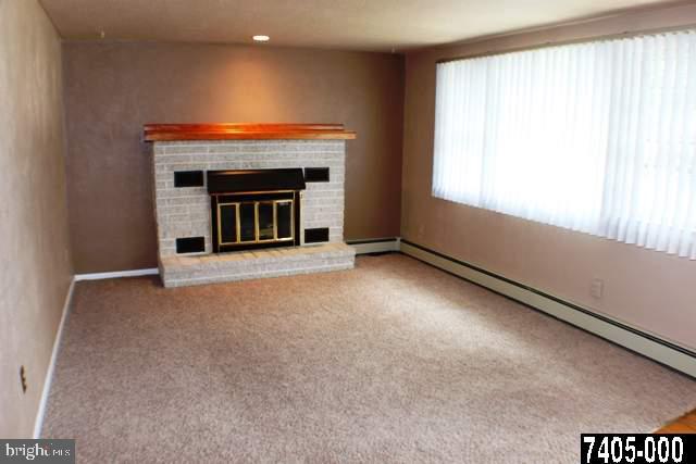 636 Green Valley Road York, PA 17403 - Photo 4 of 15 Gallery Image 4