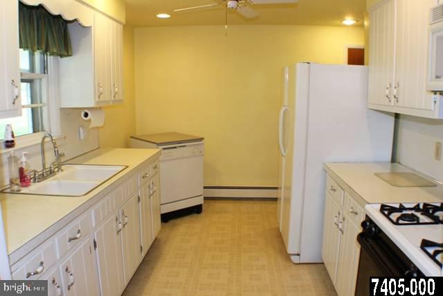 636 Green Valley Road York, PA 17403 - Photo 5 of 15 Gallery Image 5