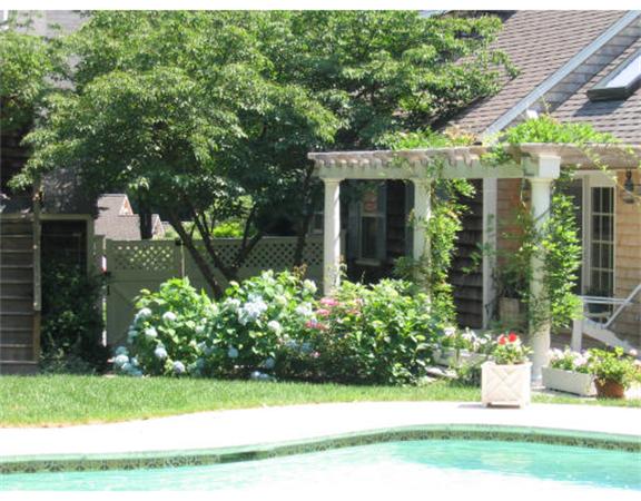 37 Lawson Road Scituate, MA 02066 - Photo 3 of 30 Gallery Image 3