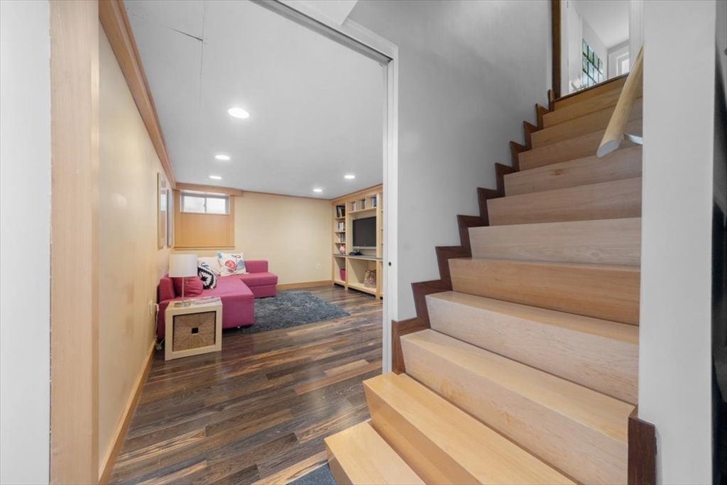 15 Hawthorne Road Hingham, MA 02043 - Photo 22 of 35 a living room with furniture
