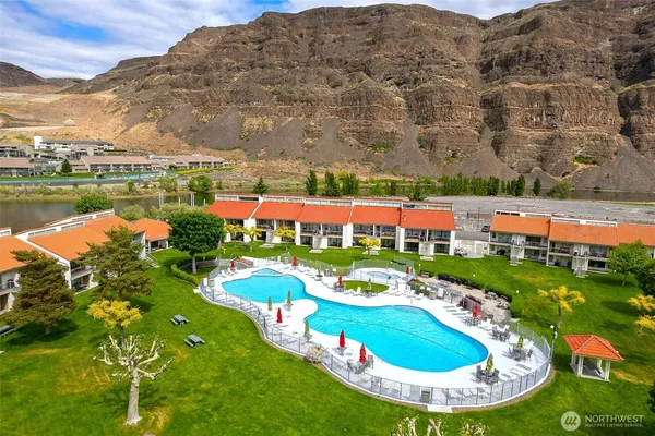 $185,000 | 8903 Crescent Bar Road Northwest, Unit 6, Quincy, WA 98848