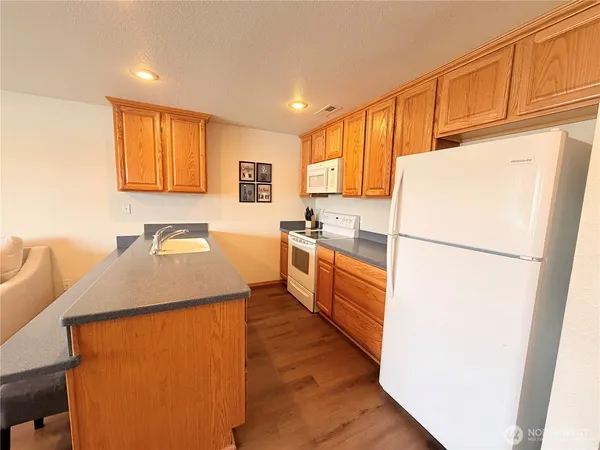 $185,000 | 8903 Crescent Bar Road Northwest, Unit 6, Quincy, WA 98848
