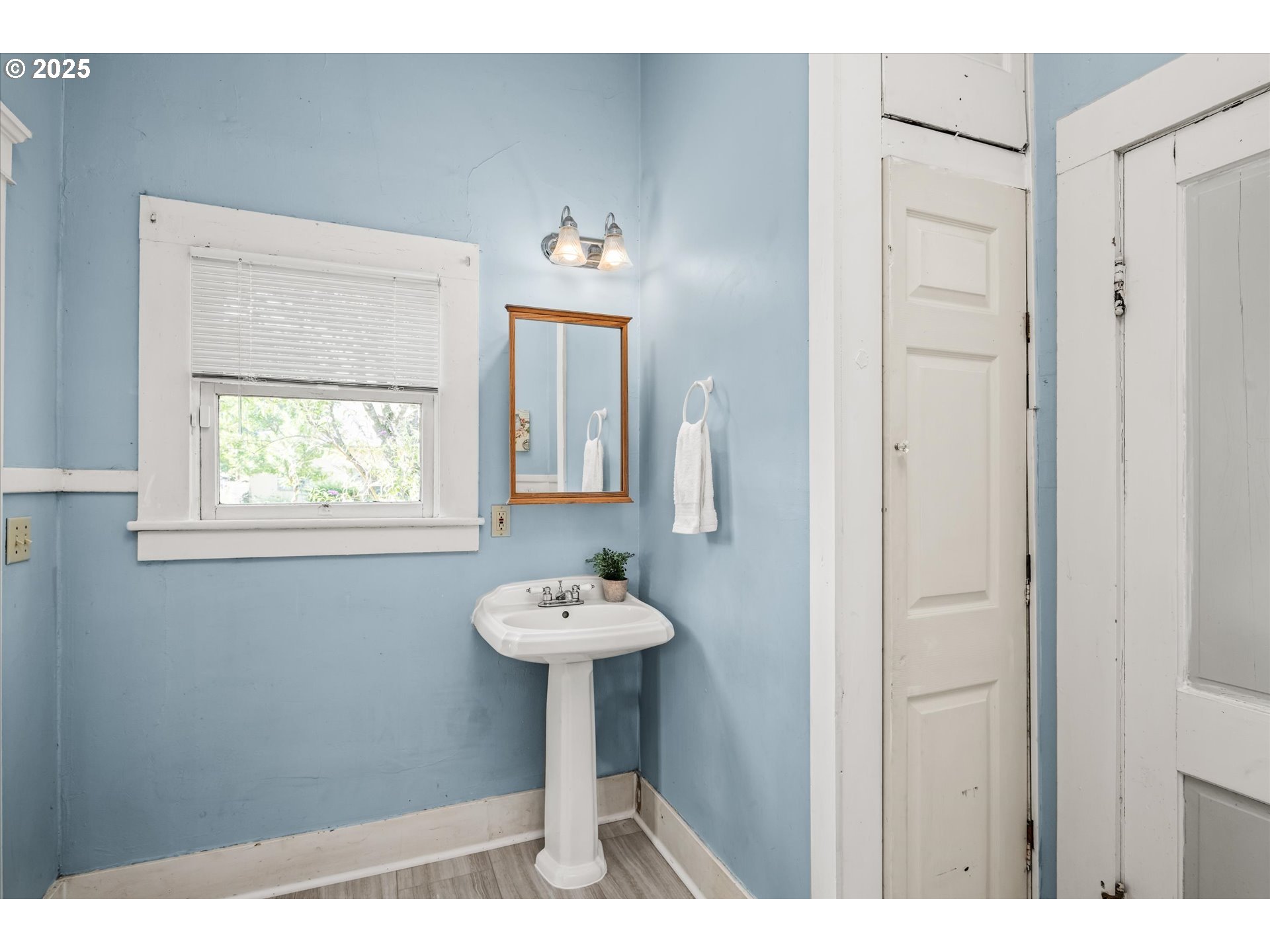 539 Madison Street Eugene, OR 97402 - Photo 27 of 38