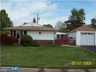 60 Incurve Road Levittown, PA 19057 - Photo 1 of 10 Exterior Front