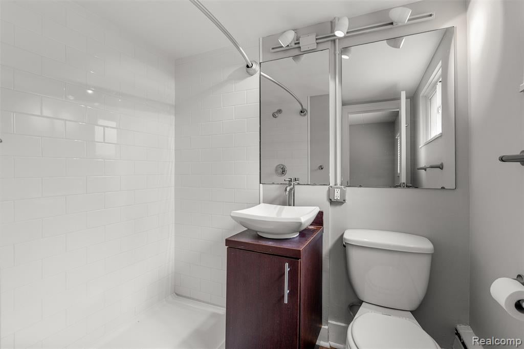 1050 North Adams Road, Unit 107 Birmingham, MI 48009 - Photo 8 of 15 Gallery Image 8