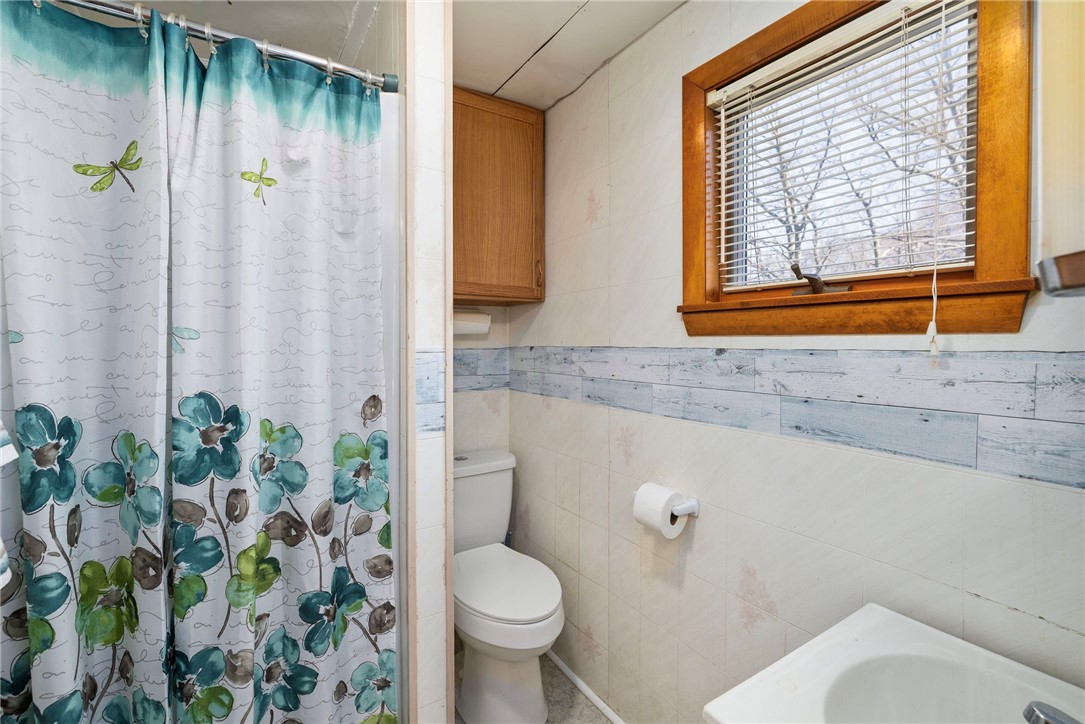 446 Lake Washington Drive Glocester, RI 02814 - Photo 16 of 34