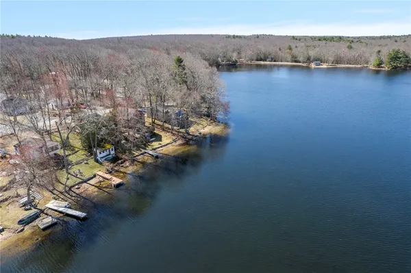 $400,000 | 446 Lake Washington Drive, Glocester, RI 02814