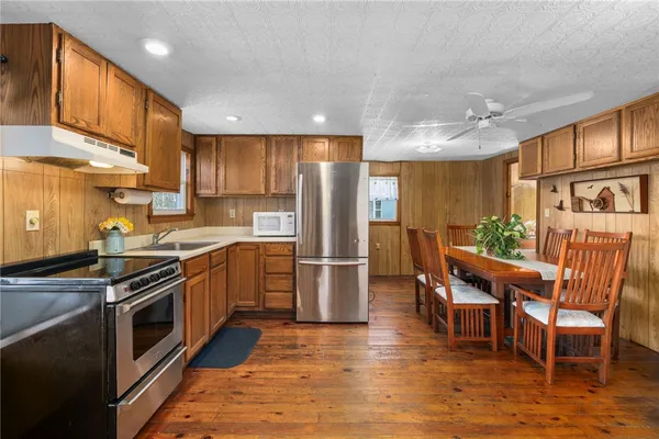 $400,000 | 446 Lake Washington Drive, Glocester, RI 02814