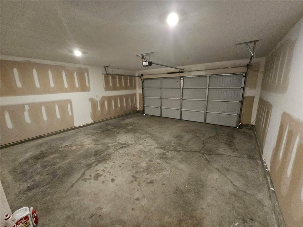 29 Danette Court Dallas, GA 30132 - Photo 13 of 14 a view of a garage