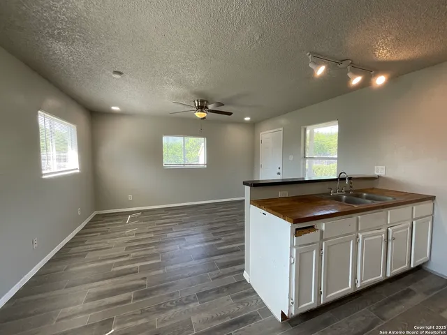 $625 | 2319 Observation Drive, Unit 3, San Antonio, TX 78227