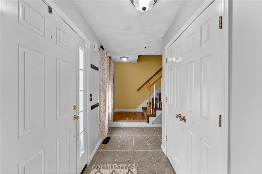 5 Pine Hollow Road West Warwick, RI 02893 - Photo 6 of 38 front foyer