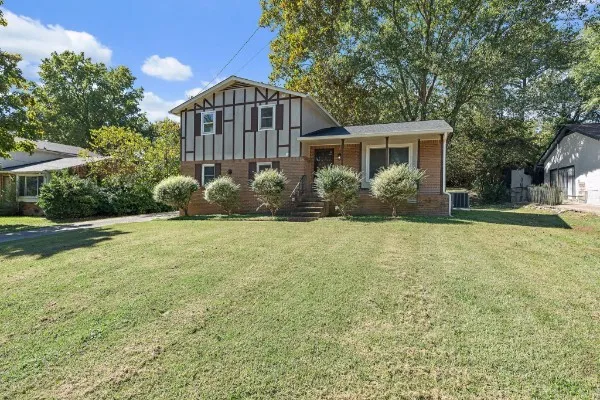 $2,400 | 416 Ocala Court North, Nashville, TN 37211