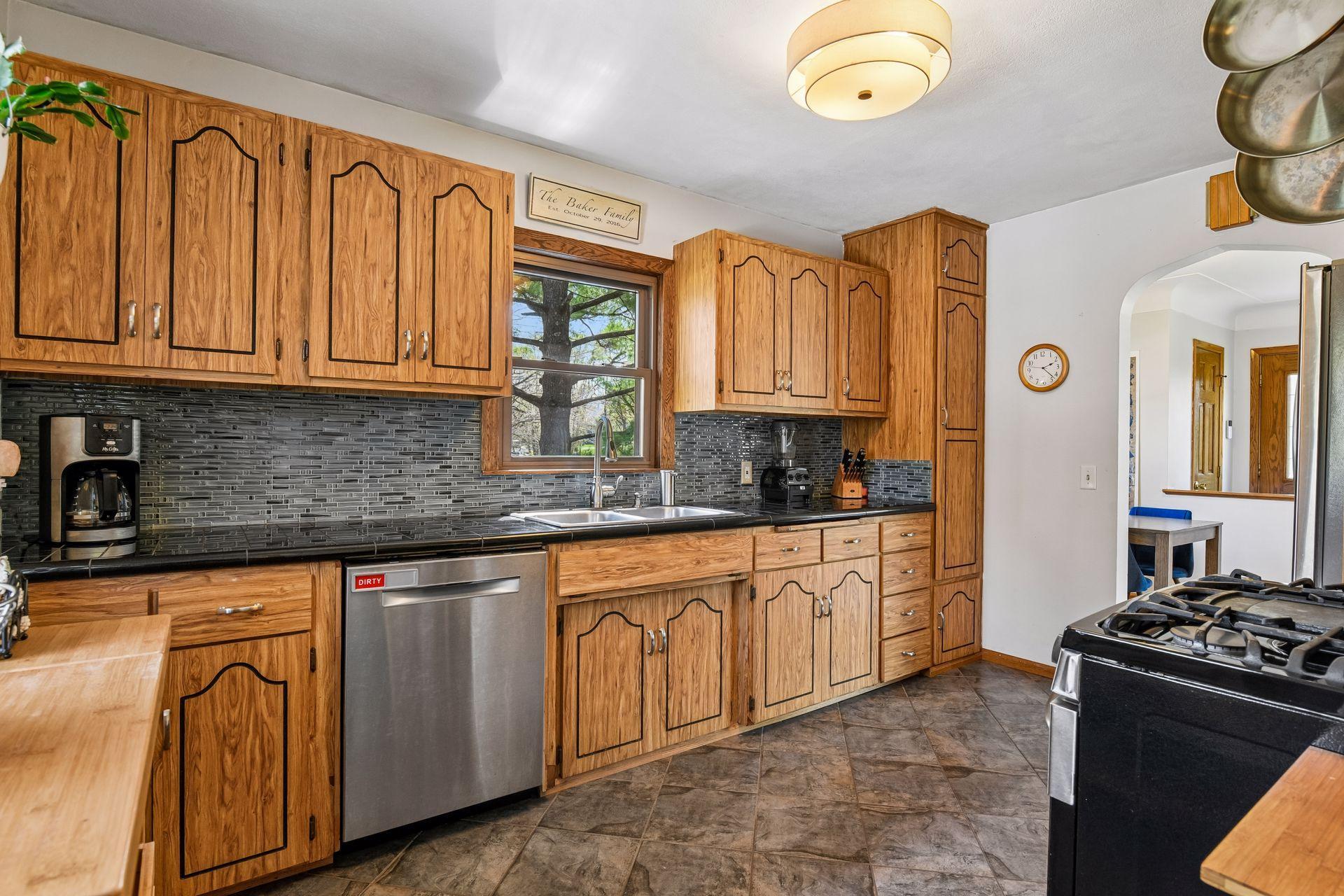3001 Groveland School Road Minnetonka, MN 55391 - Photo 10 of 49
