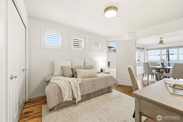 $905,000 | 1600 Alki Avenue Southwest, Unit 202, Seattle, WA 98116
