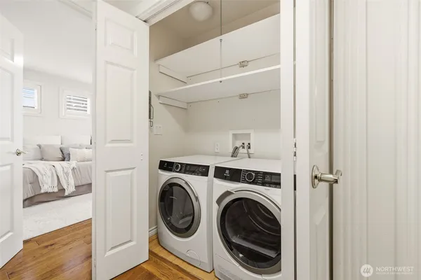 $905,000 | 1600 Alki Avenue Southwest, Unit 202, Seattle, WA 98116