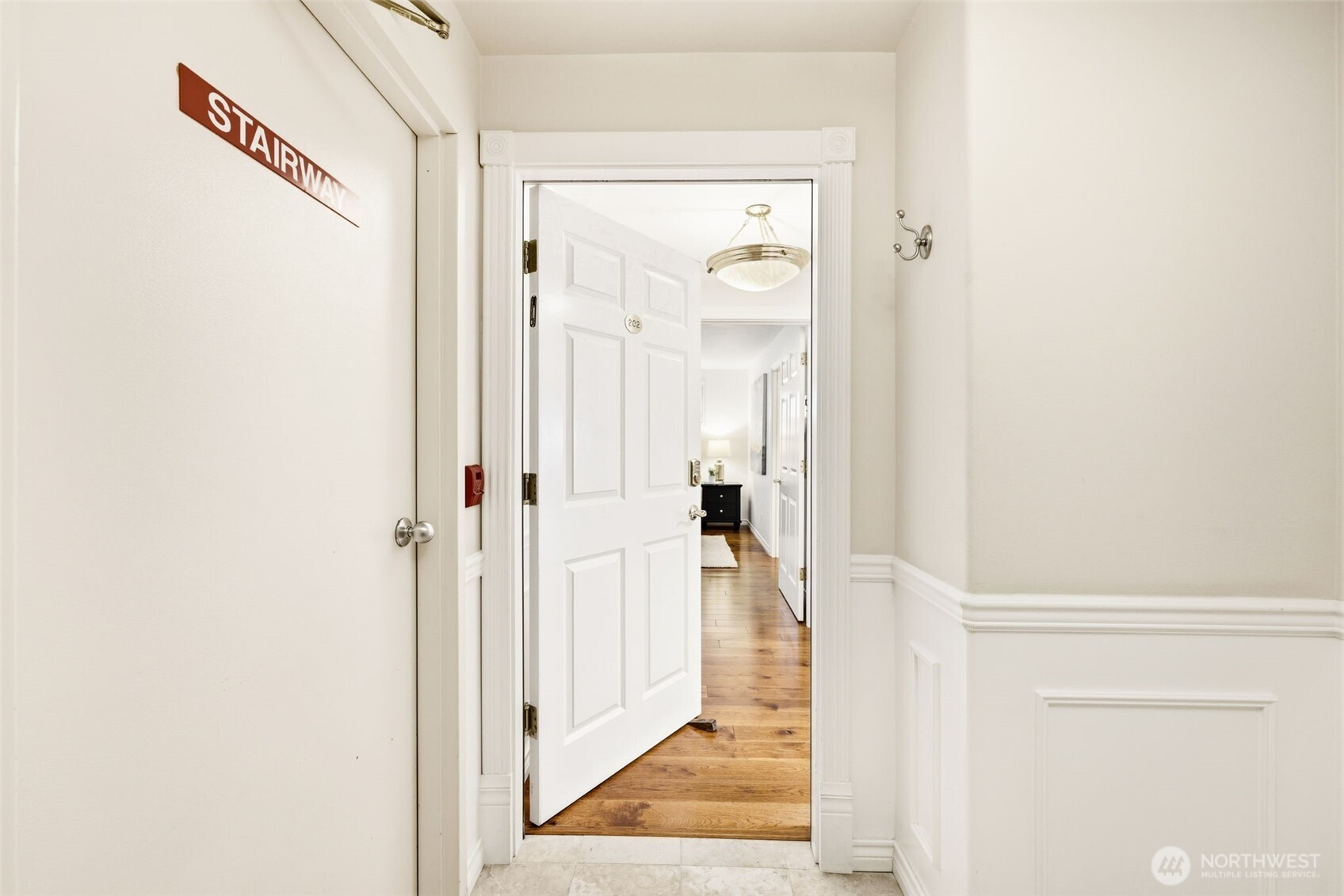 1600 Alki Avenue Southwest, Unit 202 Seattle, WA 98116 - Photo 2 of 28