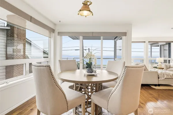 $905,000 | 1600 Alki Avenue Southwest, Unit 202, Seattle, WA 98116