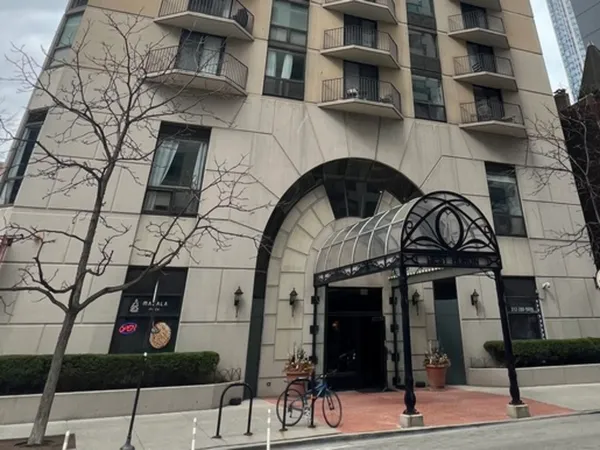 $3,600 | 70 West Huron Street, Unit 2008, Chicago, IL 60654