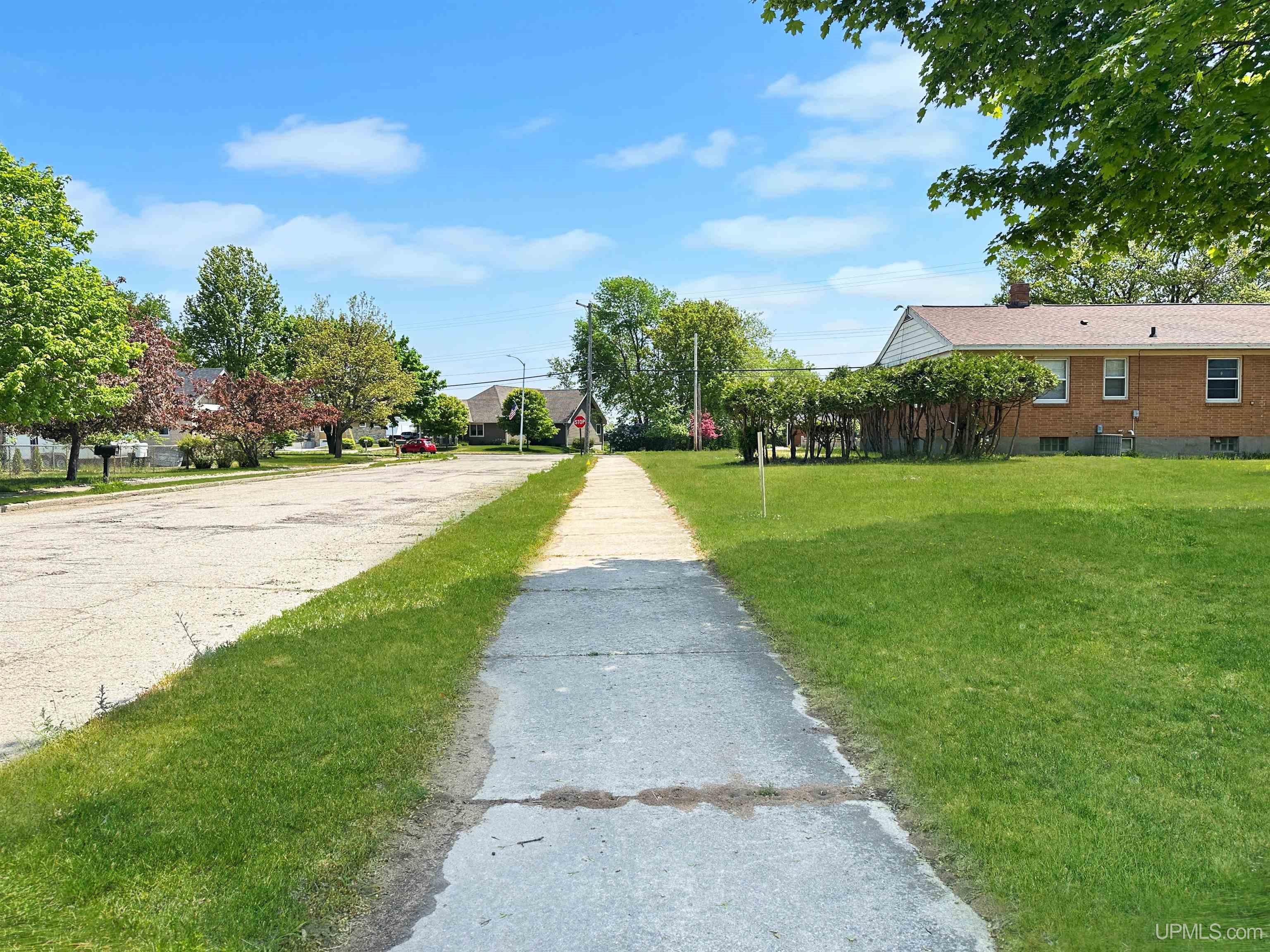 1715 South 22nd Street Escanaba, MI 49829 - Photo 13 of 17