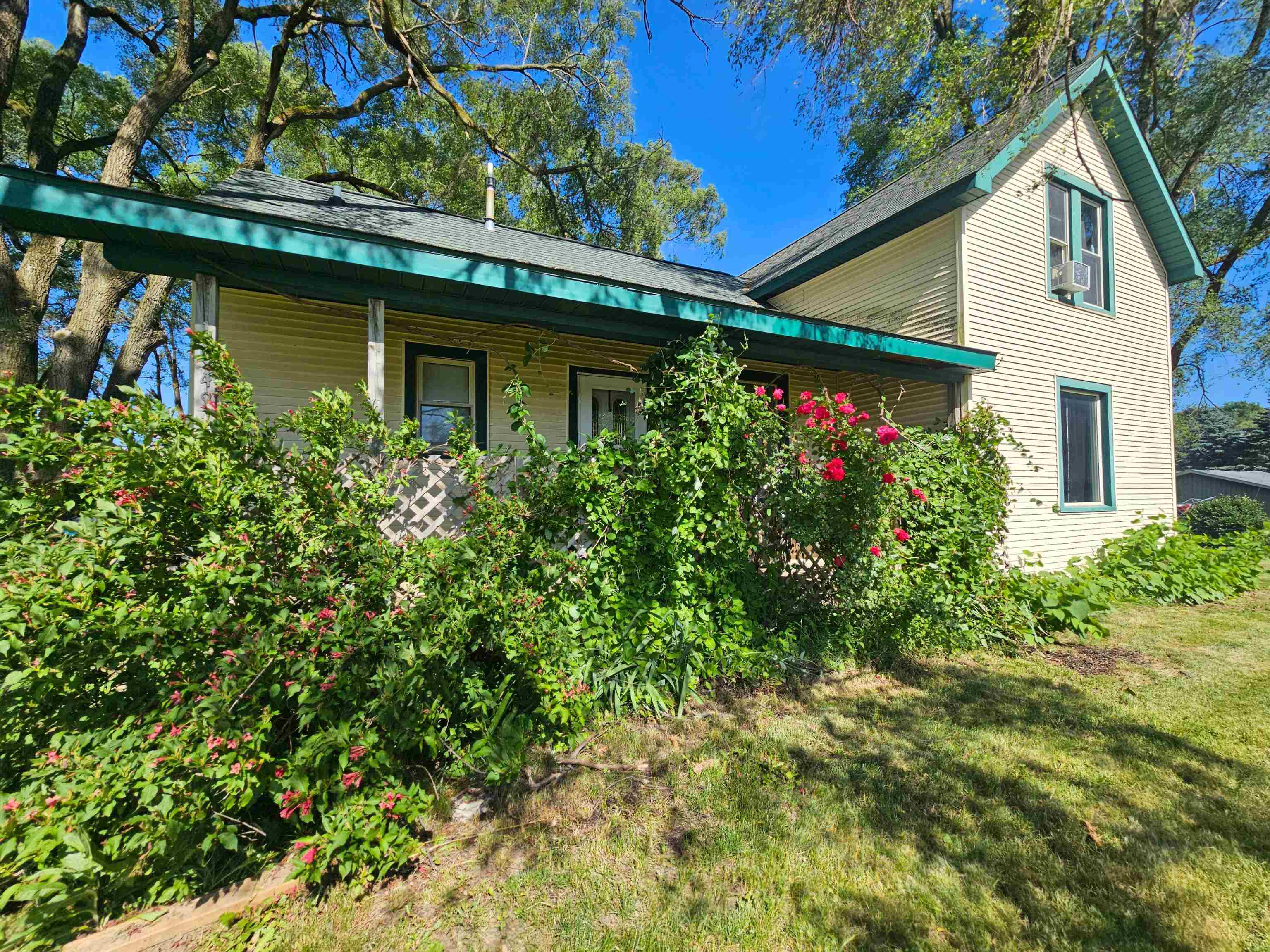 10481 State Road Millington, MI 48746 - Photo 3 of 53 50178912-c82fb8d9-612d-44a5-9048-953b115e1697.JPG