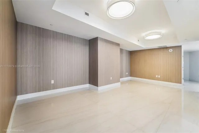 $16,000 | 851 Northeast 1st Avenue, Unit 3805, Miami, FL 33132