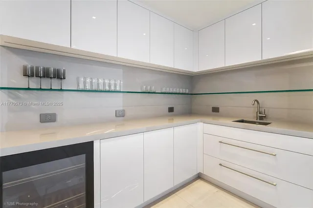 $16,000 | 851 Northeast 1st Avenue, Unit 3805, Miami, FL 33132