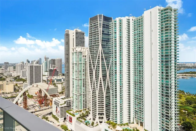 $16,000 | 851 Northeast 1st Avenue, Unit 3805, Miami, FL 33132