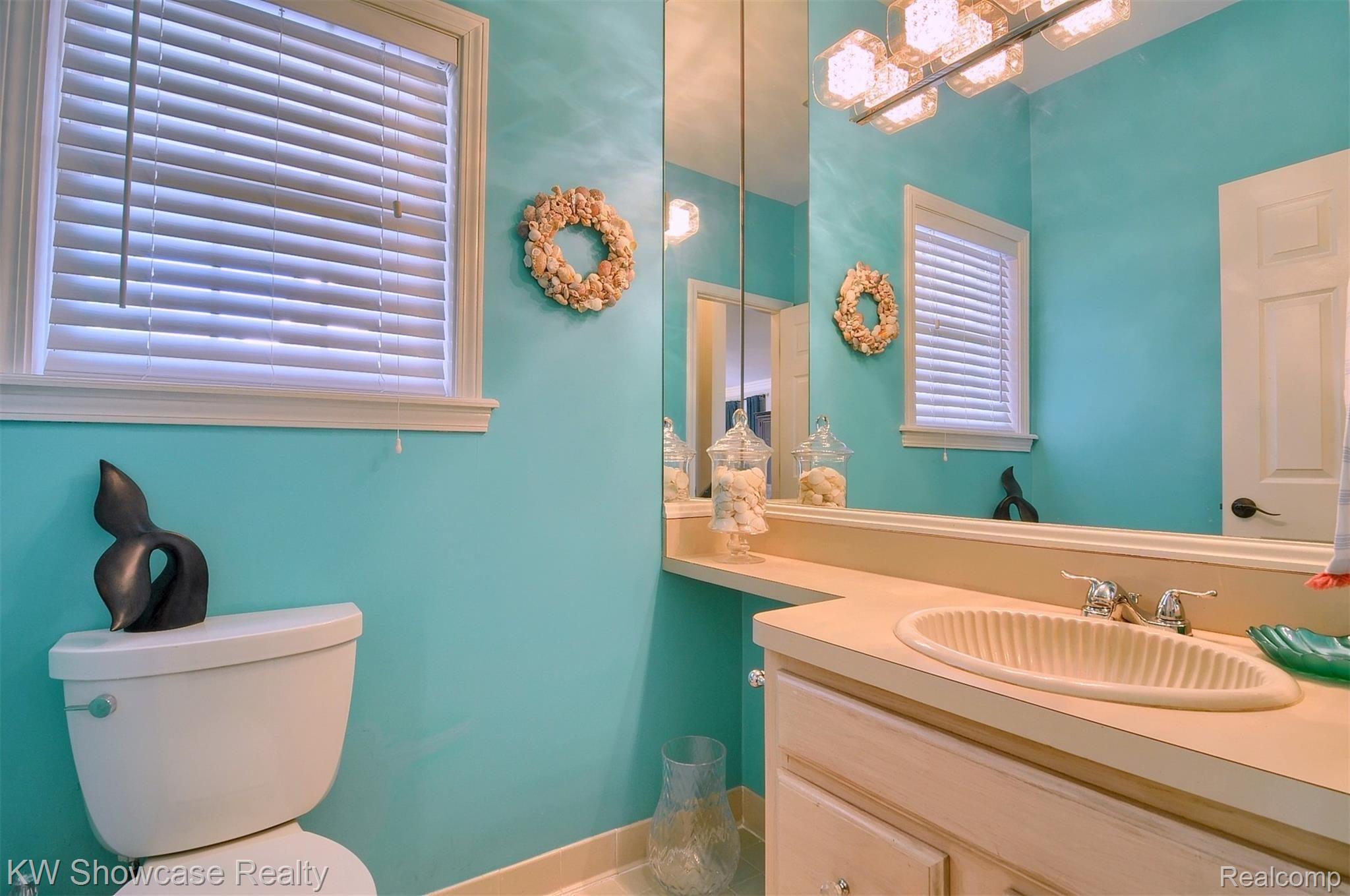 4073 Split Rail Lane Fenton, MI 48430 - Photo 18 of 37 19-Half Bath.jpg