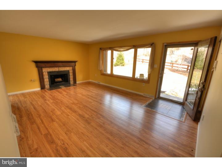 138 Stephen Road Reading, PA 19601 - Photo 4 of 24