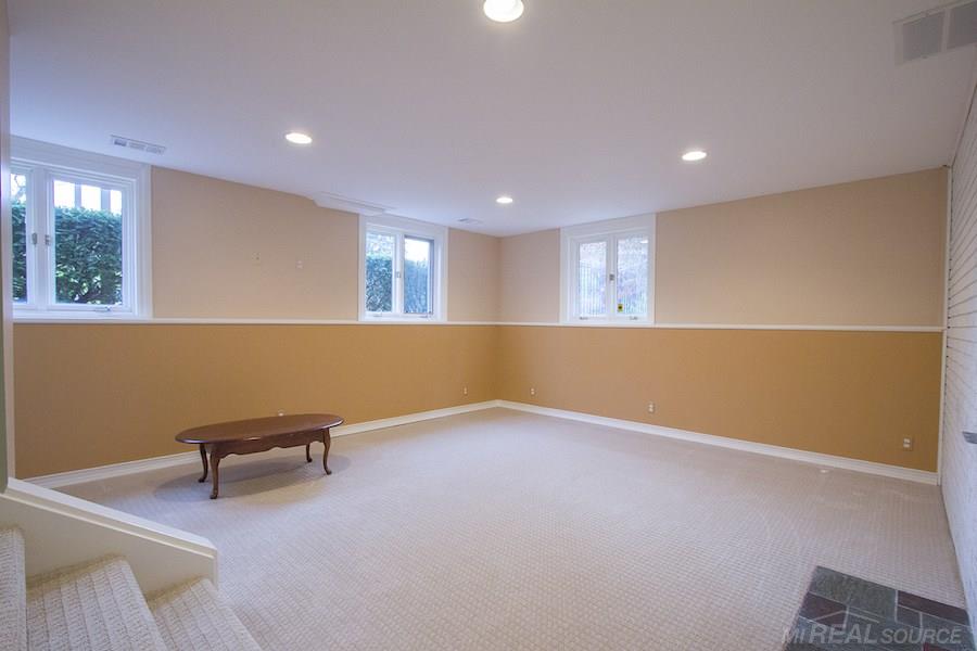 33705 Quaker Valley Road Farmington Hills, MI 48331 - Photo 12 of 26
