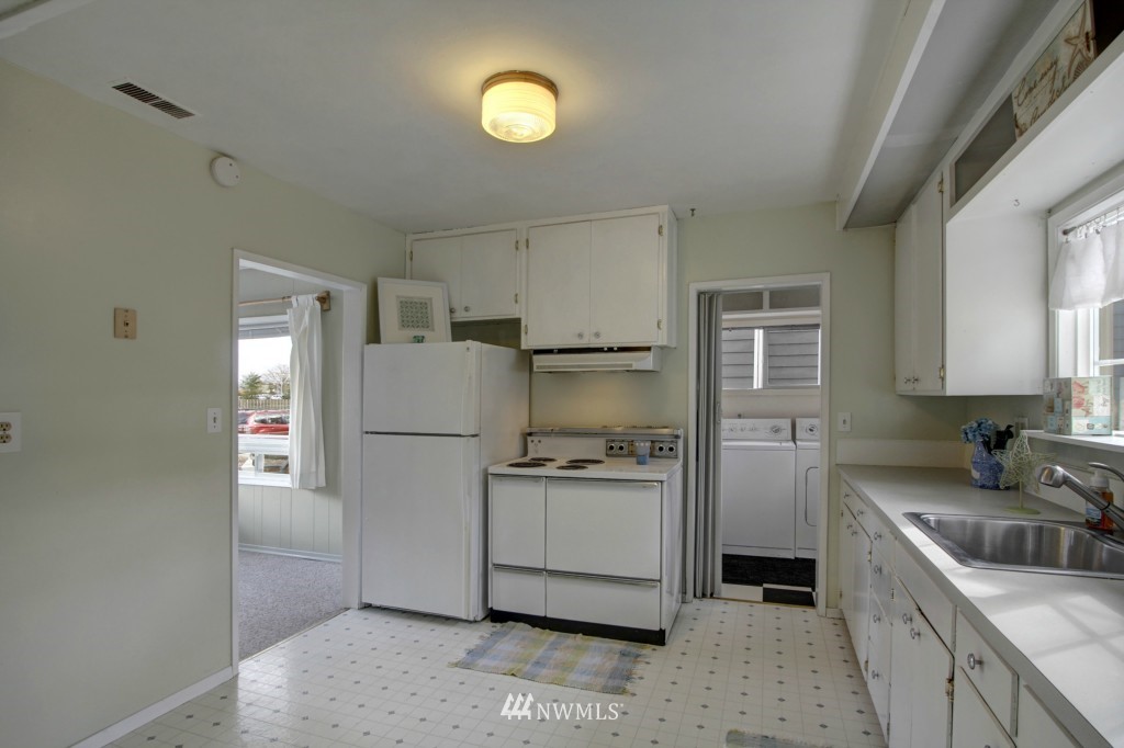 1110 Rockefeller Avenue Everett, WA 98201 - Photo 5 of 10 Gallery Image 5