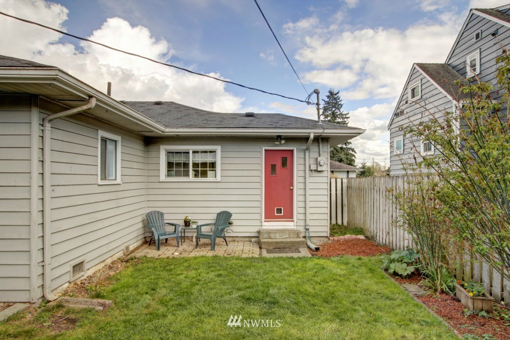 1110 Rockefeller Avenue Everett, WA 98201 - Photo 9 of 10 Gallery Image 9