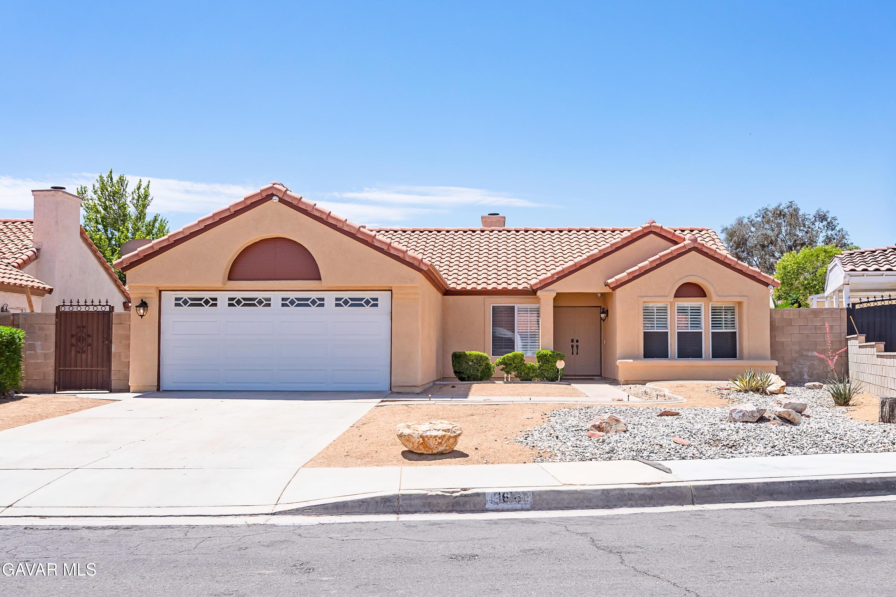 1616 Kings Road Palmdale, CA 93551 - Photo 2 of 38 SFP_2699