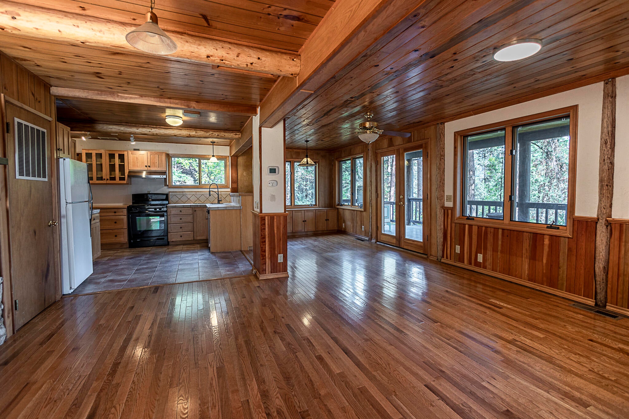 1055 Dunlap Road Jacksonville, OR 97530 - Photo 21 of 64 1055 Dunlap Small-045