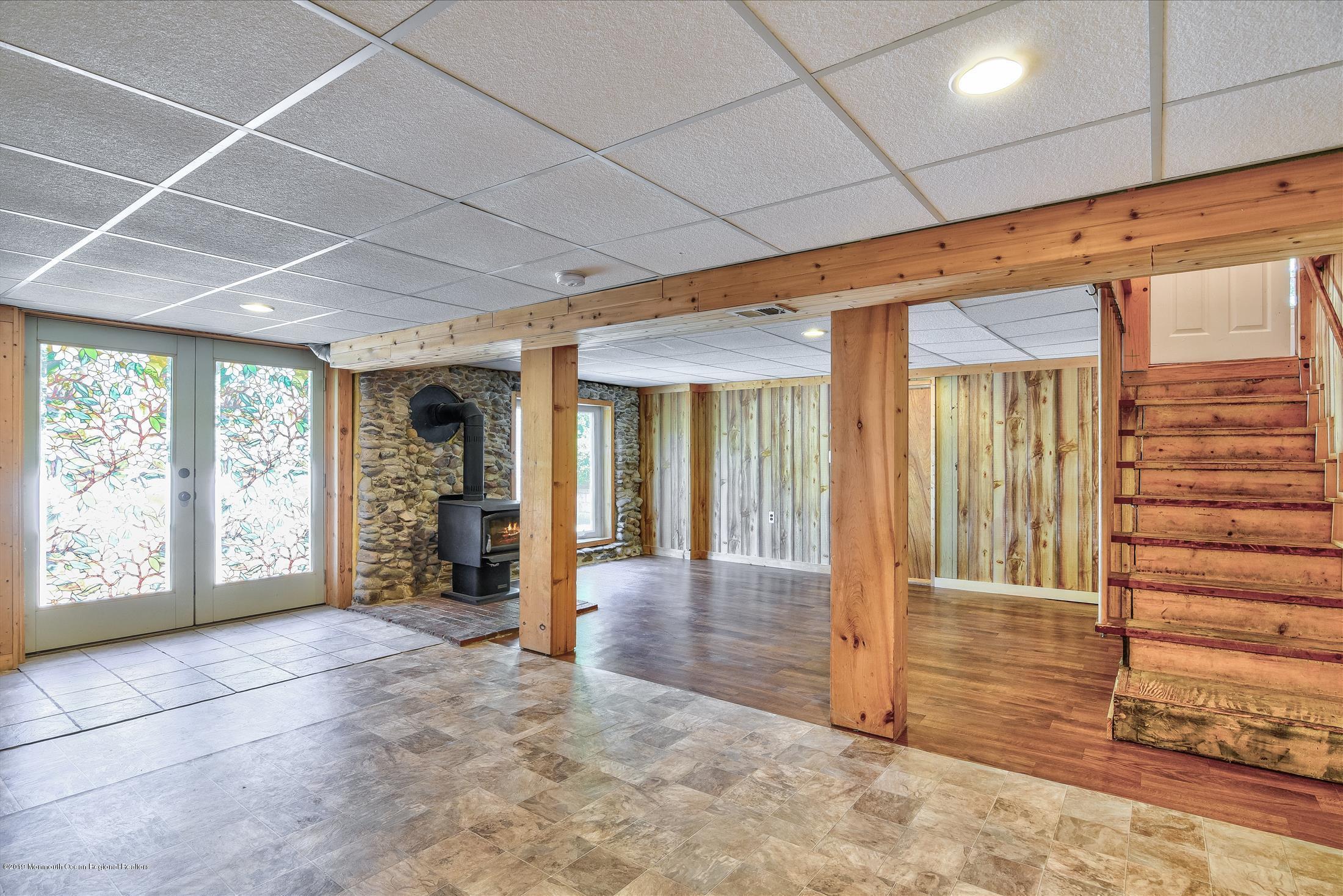 351 Pond Road Freehold, NJ 07728 - Photo 18 of 32 Great Room