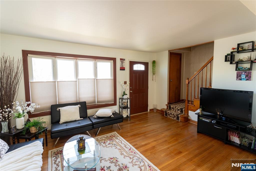 93 Brighton Road Clifton, NJ 07012 - Photo 6 of 32