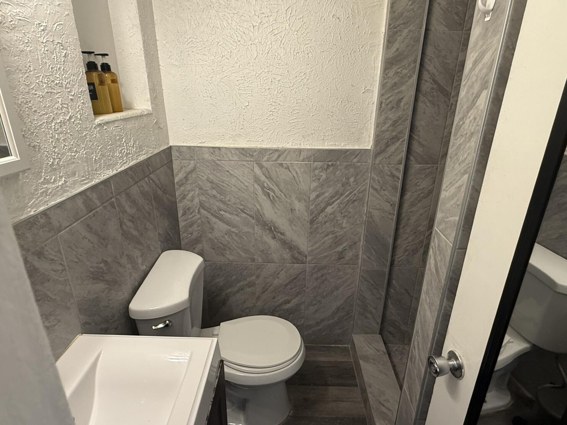 131 East 27th Street, Unit 1 Riviera Beach, FL 33404 - Photo 8 of 10 Second Bathroom
