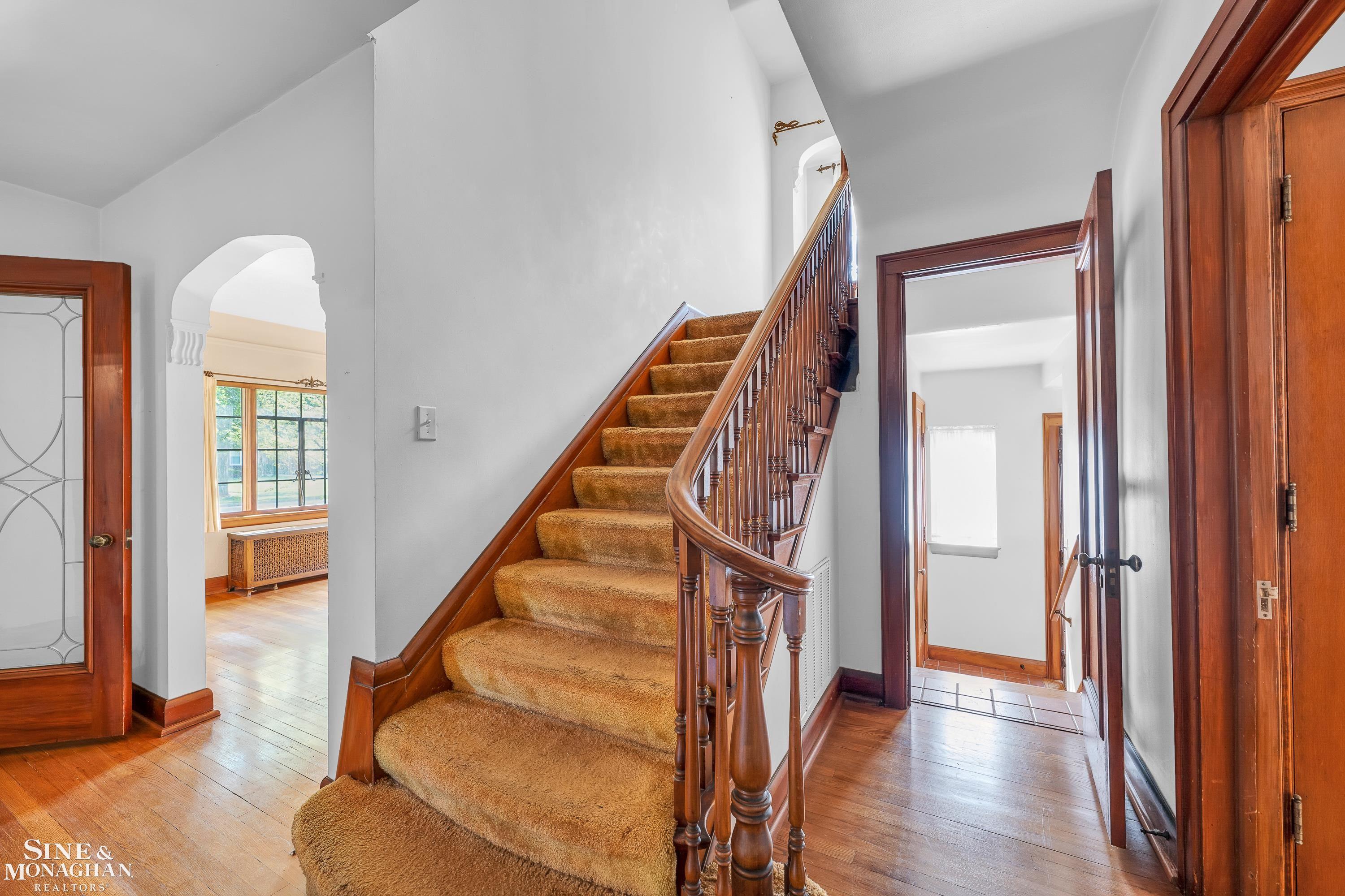 1363 Yorkshire Road Grosse Pointe, MI 48230 - Photo 5 of 67 50154348-1fc60394-c313-4415-9088-5c2245bd38b7.JPG