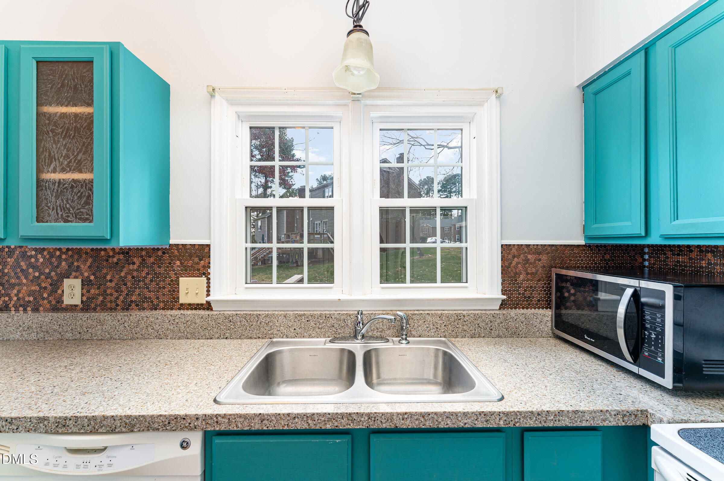 6205 Waterside Lane Raleigh, NC 27613 - Photo 22 of 40 Kitchen