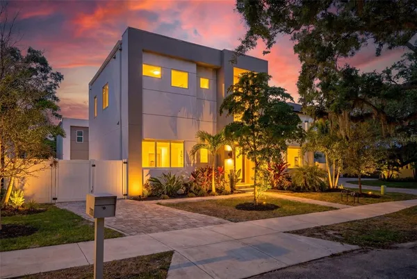 $1,700,000 | 2430 Floyd Street, Sarasota, FL 34239